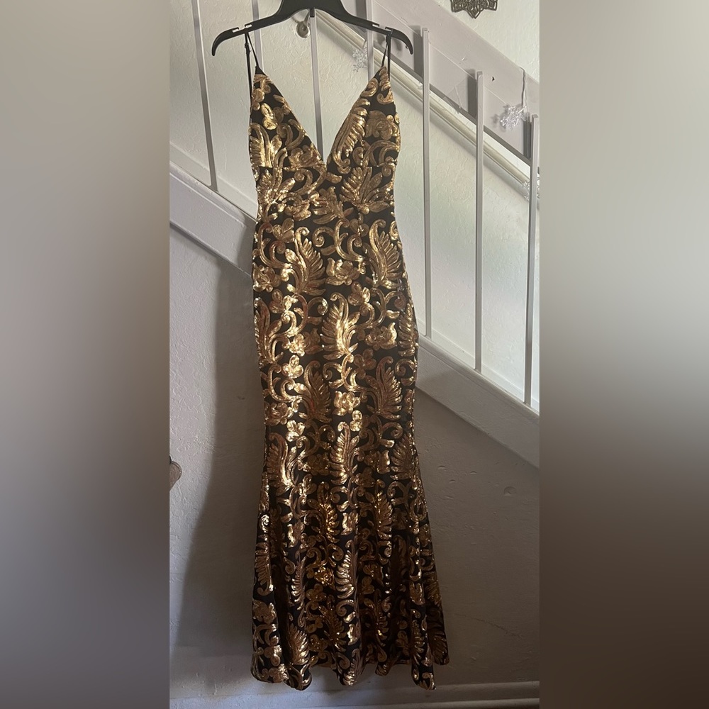 Prom dresses on sale different sizes if u interested text me